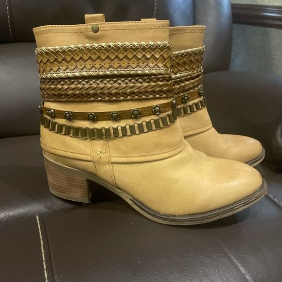 Carlos Santana ladies boots - Picture 2 of 9